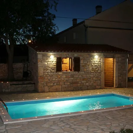 Tihomir - With Pool Drniš